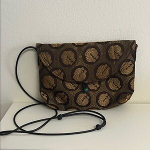 Elegant Brown and Gold Women's Crossbody Bag